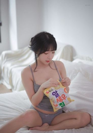 古墓荒斋 电影_720迅雷电影在线