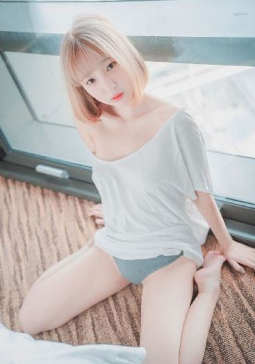 舌头伸进她腿间的花缝小豆豆视频_1080免费观看最新